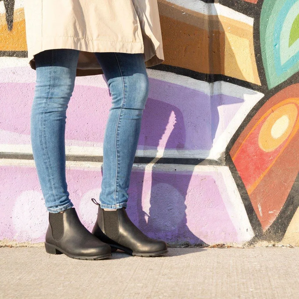 BLUNDSTONE- WOMEN'S 2068 LOW HEEL BOOT