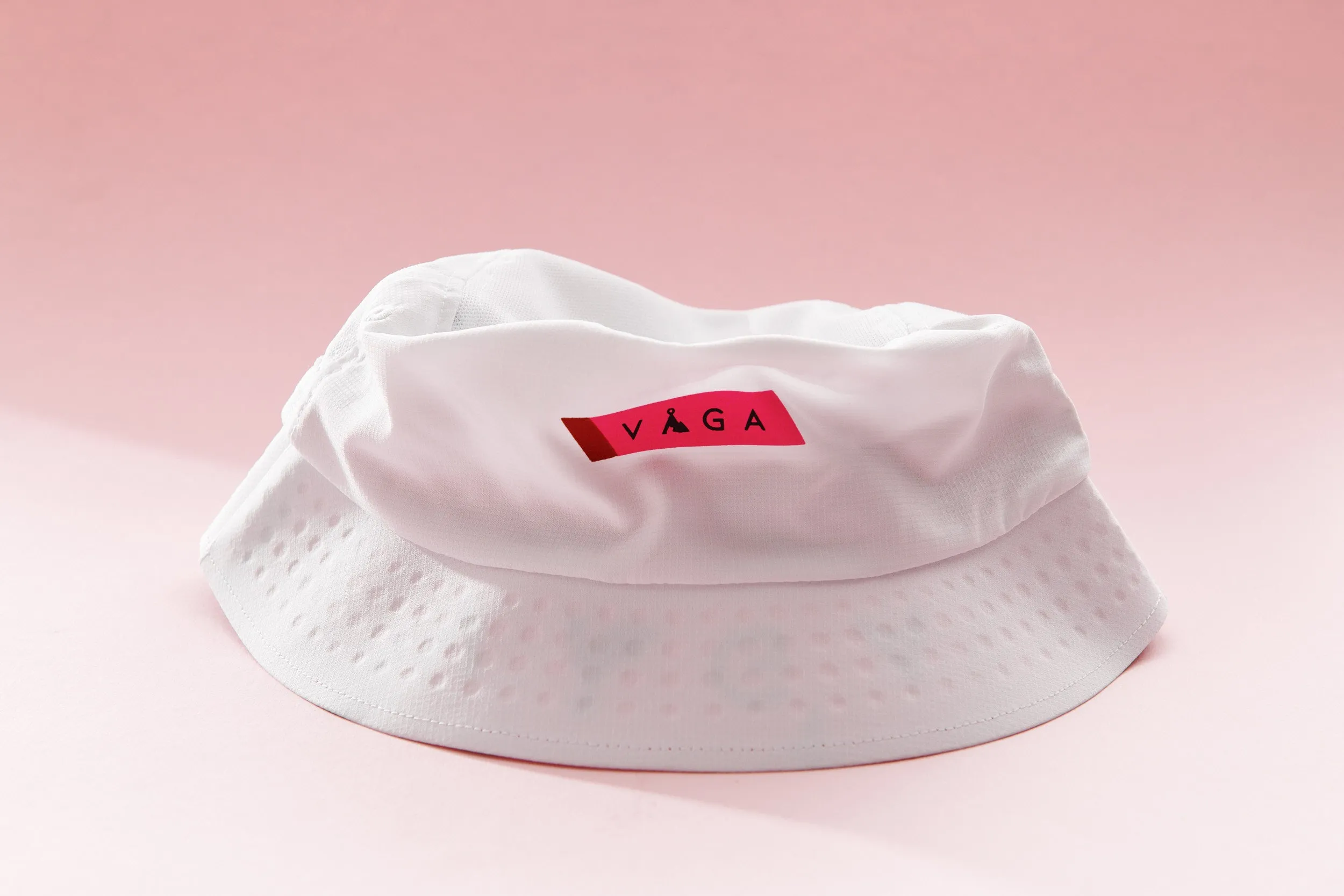 Feather Bucket Hat - White / Pink & Red