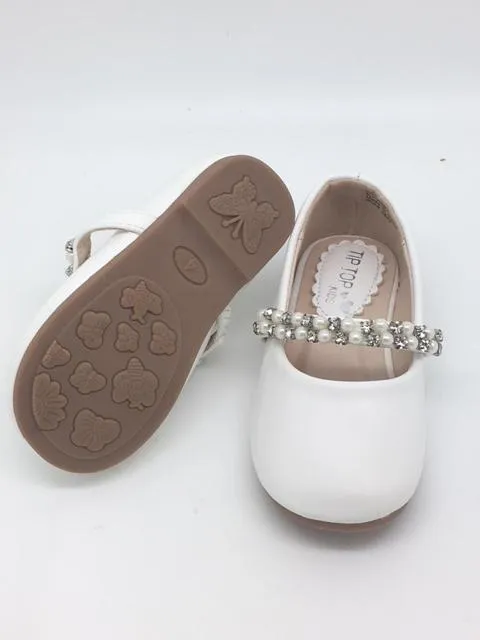 Leatherette Flats with a Rhinestone and Pearl Strap. Size 5